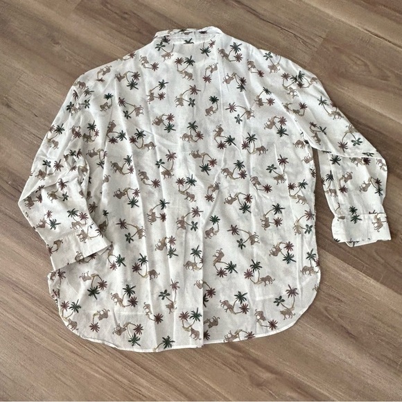 H&M Palm Tree Cheetah Novelty Print Button down Shirt Women Size 8 - Picture 6 of 6